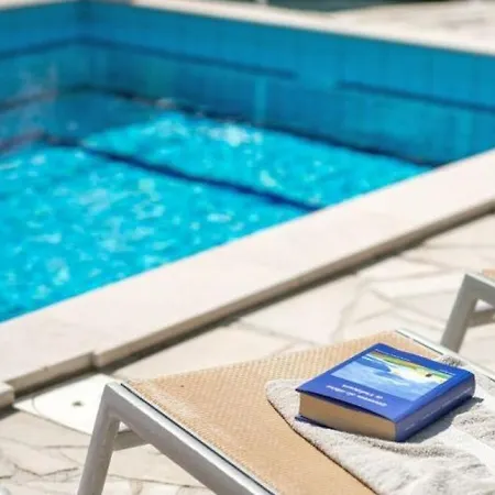 House Arkulin By Guide Villa