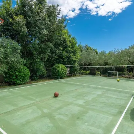 Villa House Arkulin By Guide