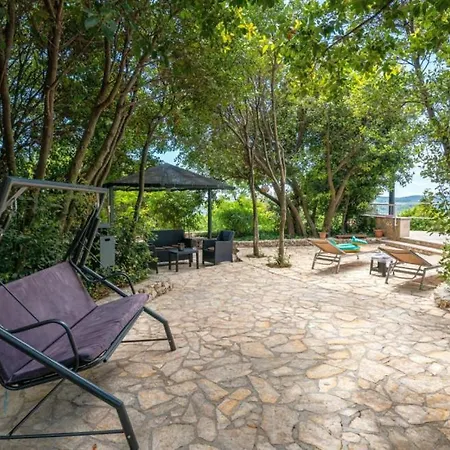 House Arkulin By Guide Villa *