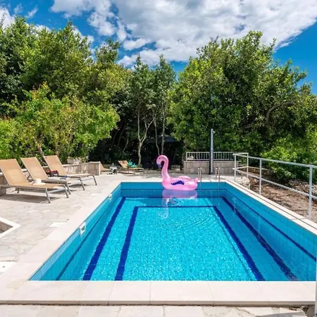 Villa House Arkulin By Guide Gruda