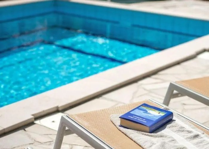 House Arkulin By Guide Villa