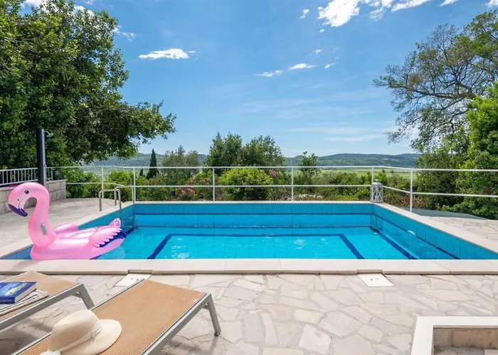 House Arkulin By Guide Villa