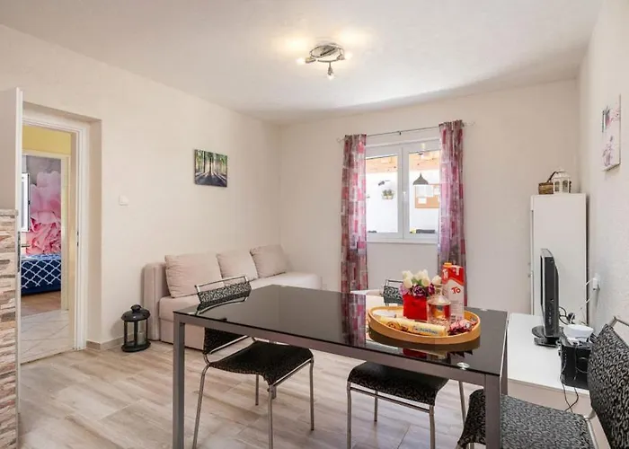 Villa House Arkulin By Guide