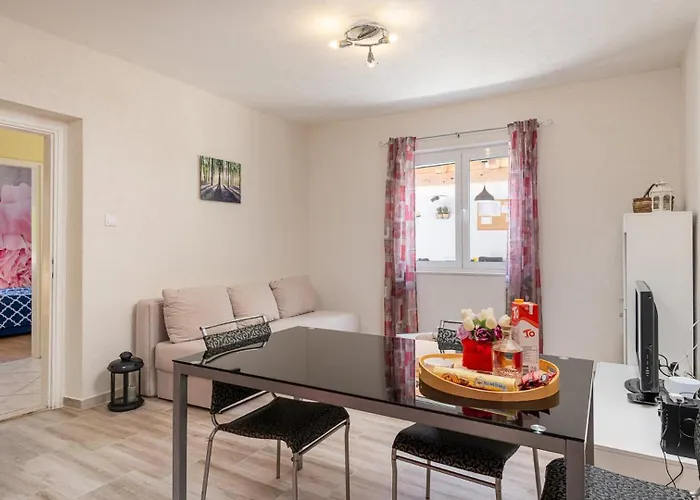 House Arkulin By Guide Villa